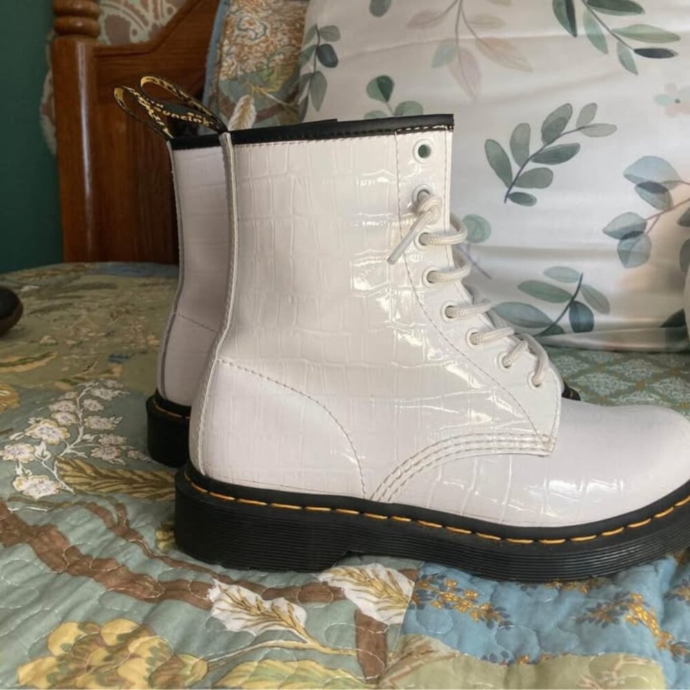 Dr Martens 1460 Womens Leather White snake skin